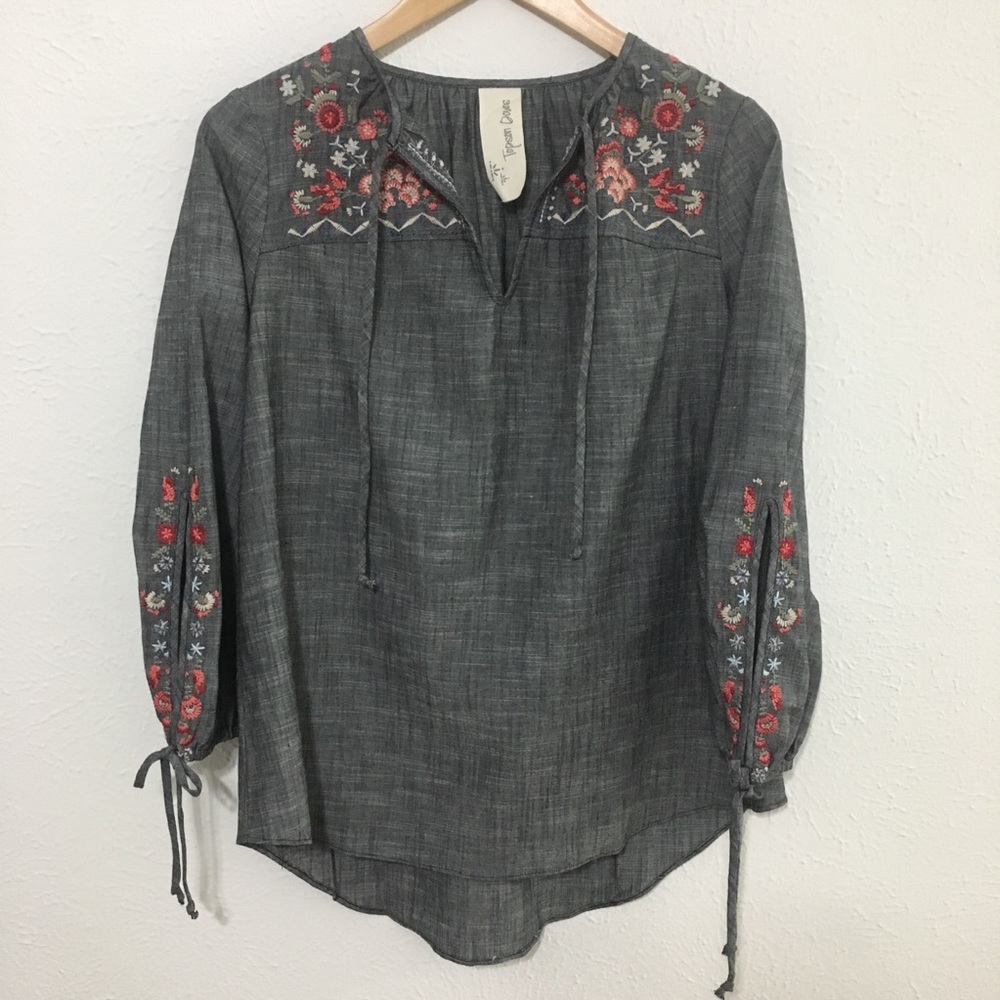 NWOT Embroidered Blouse - Topson Downs